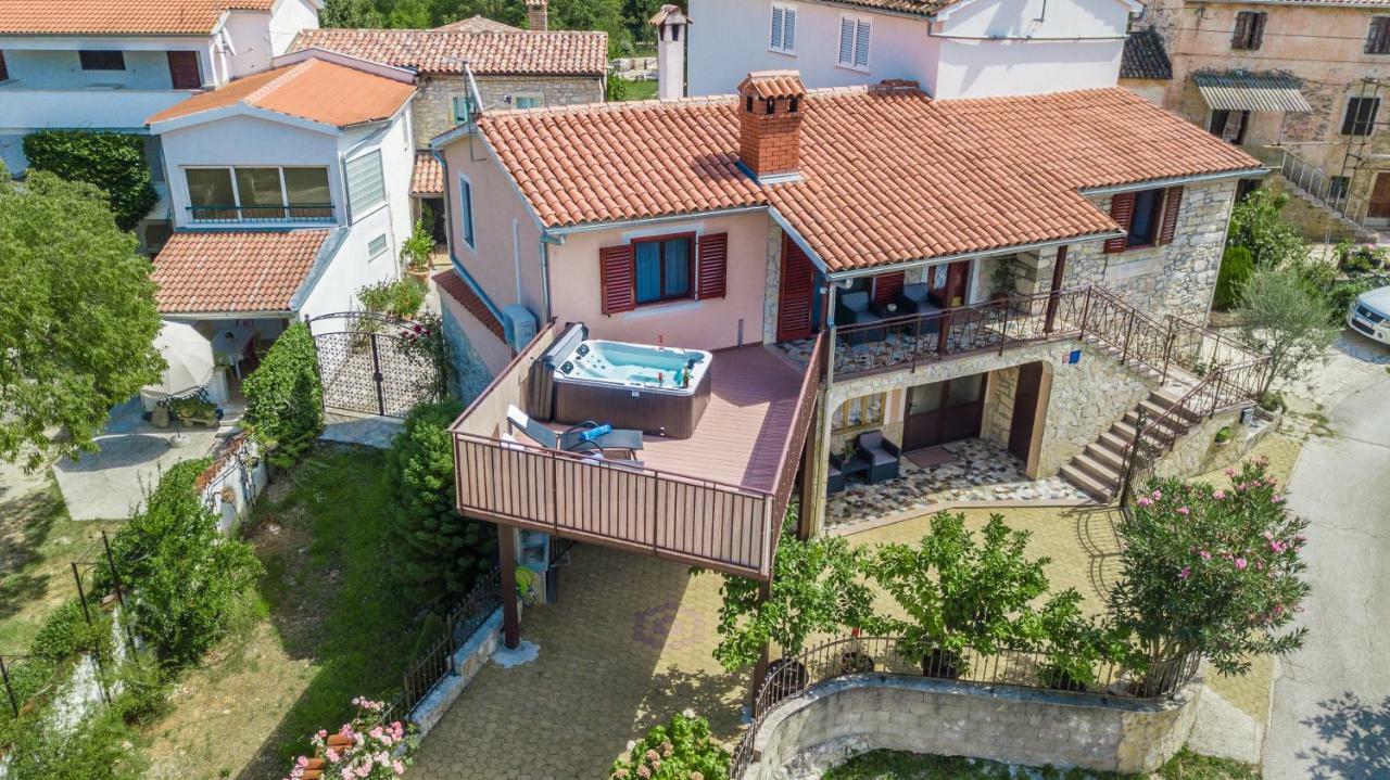 Villa Michelle Karojba Zewnętrze zdjęcie